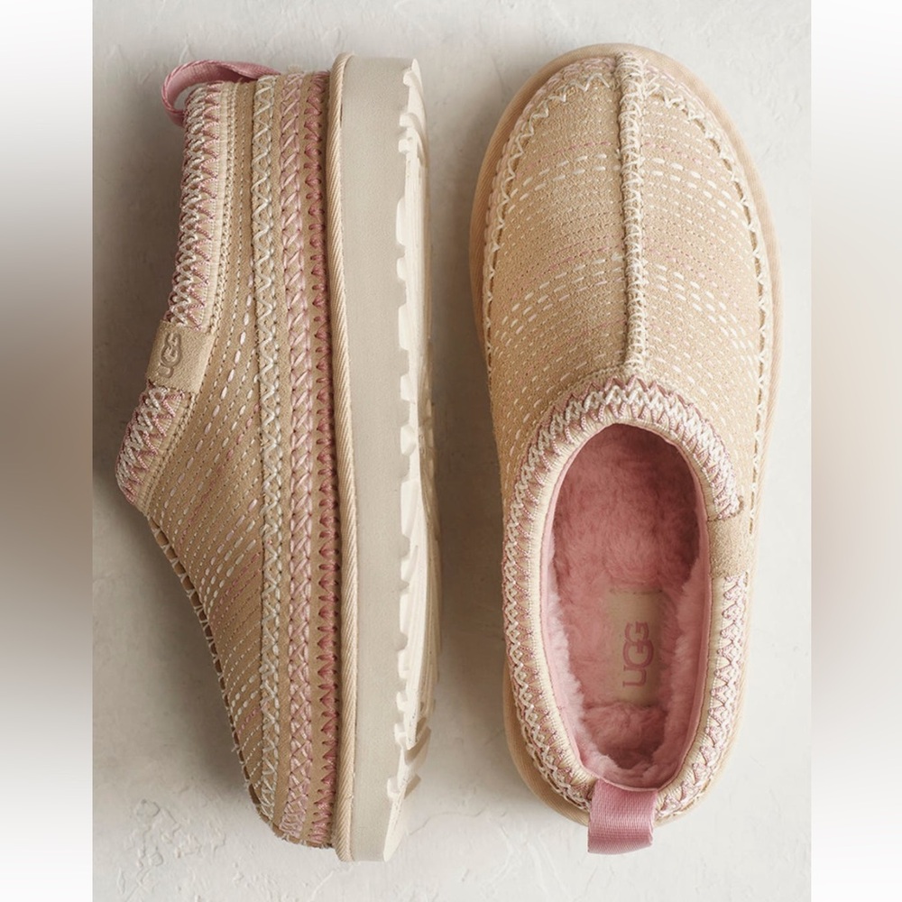 UGG Tasman Meadow Slip On in Sand Castle
